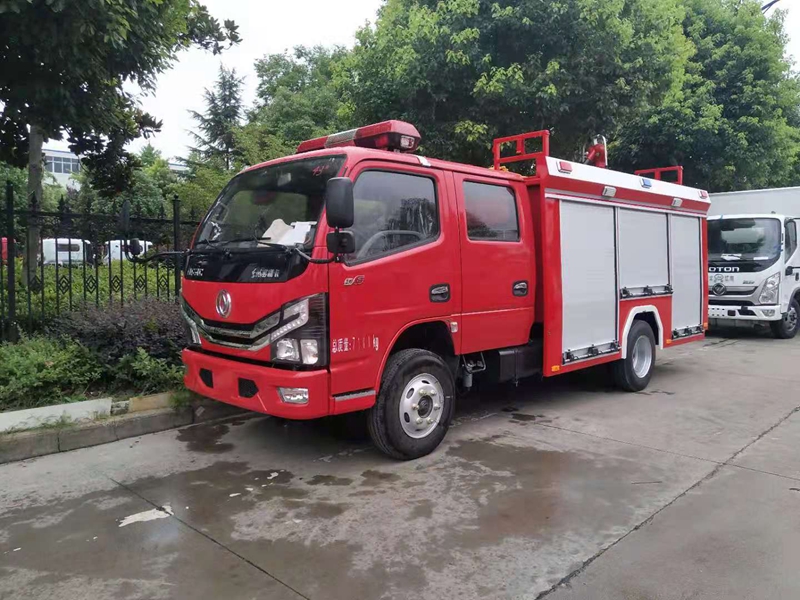 國六東風(fēng)小型泡沫消防車2.5噸