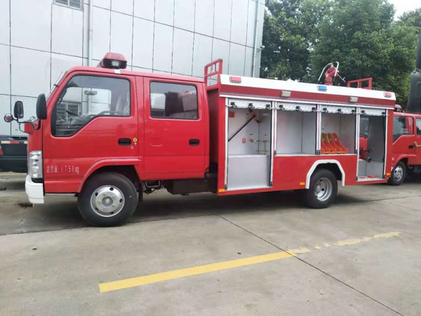 五十鈴600P 2噸水罐消防車